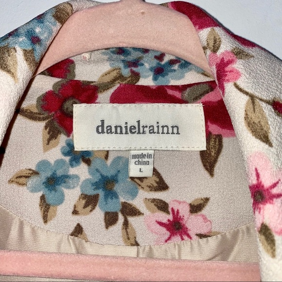 Daniel Rainn Floral Print Vest - Picture 2 of 8